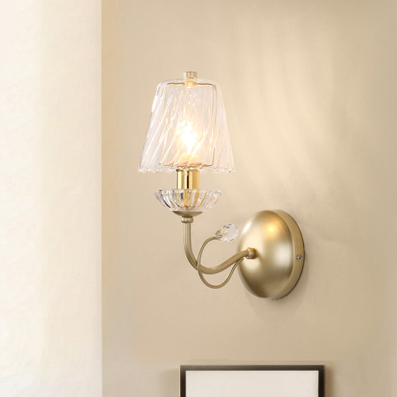 Lisslune | Minimalistic Cone-Shaped Wall Light with Single Bulb Made of Clear, Twisted Glass in Gold