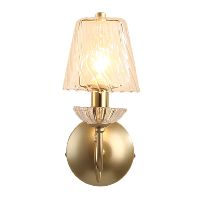 Lisslune | Minimalistic Cone-Shaped Wall Light with Single Bulb Made of Clear, Twisted Glass in Gold