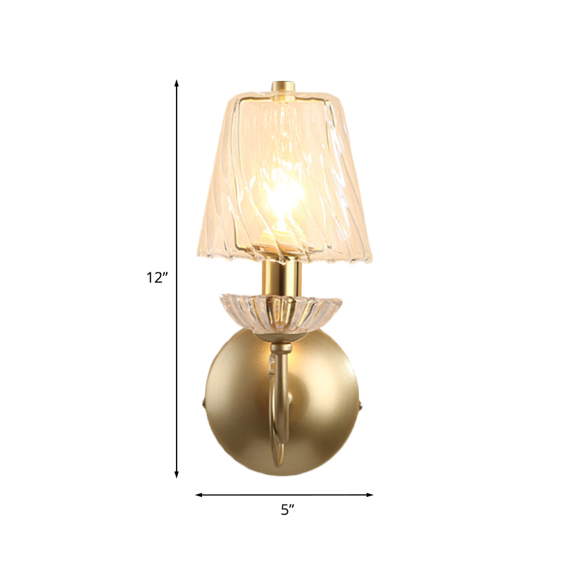 Lisslune | Minimalistic Cone-Shaped Wall Light with Single Bulb Made of Clear, Twisted Glass in Gold