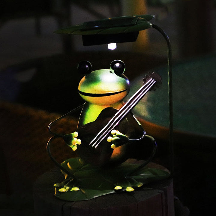 Lisslune | GardenFrog Solar-Powered Decorative Light – Playful Outdoor Floor Lamp