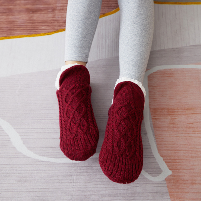 Lisslune | V neck Cozy Socks Slippers