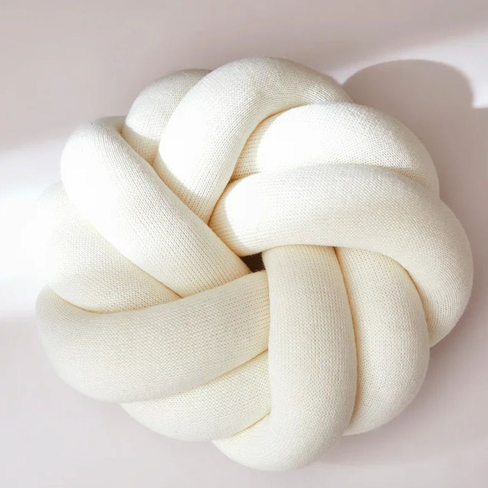 Lisslune | Puffy Pretzel Cushion