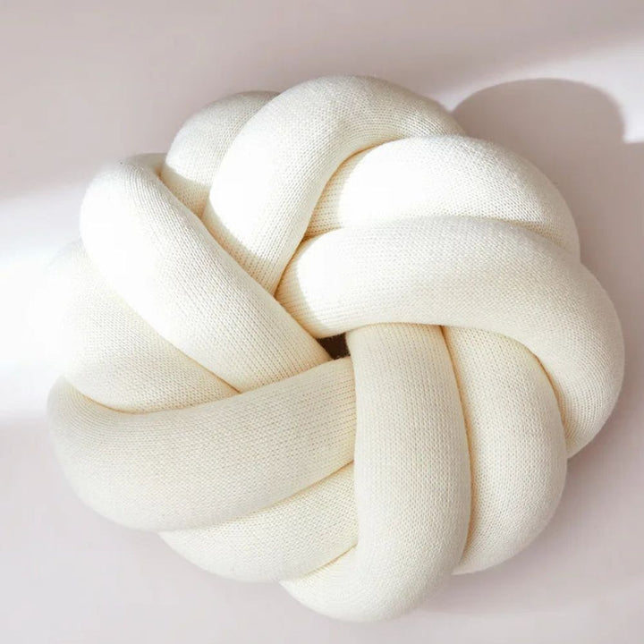 Lisslune | Puffy Pretzel Cushion