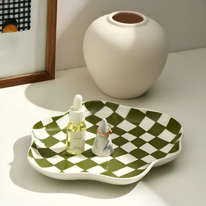 Lisslune | Classic Checkered Ceramic Plate