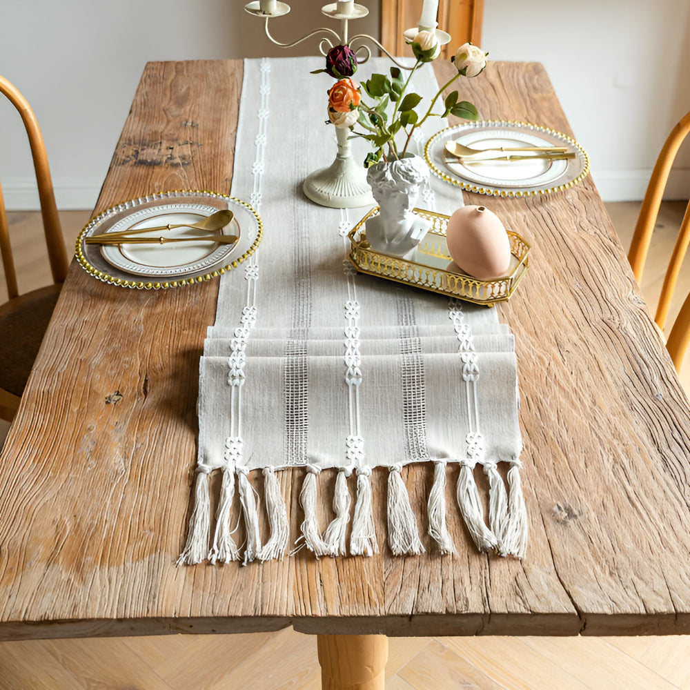 Lisslune | Tassel Whisper Table Runner