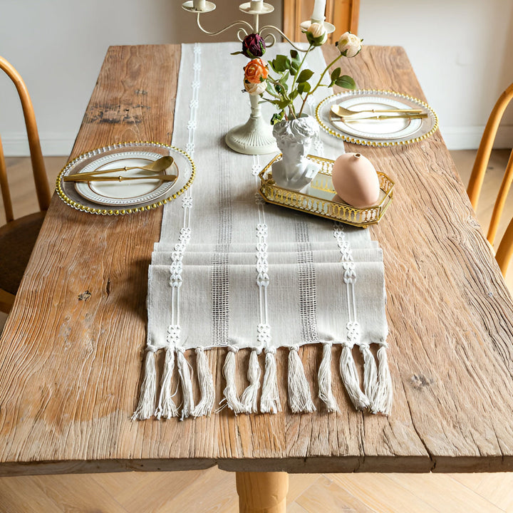 Lisslune | Tassel Whisper Table Runner