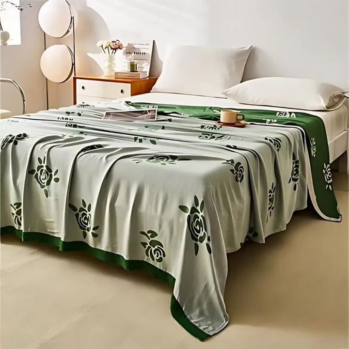 Lisslune | Bamboo Fiber Rose Cooling Blanket
