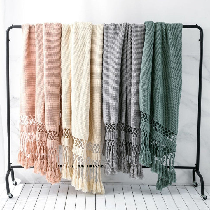 Lisslune | Snug Knit Woven Tassel Blanket