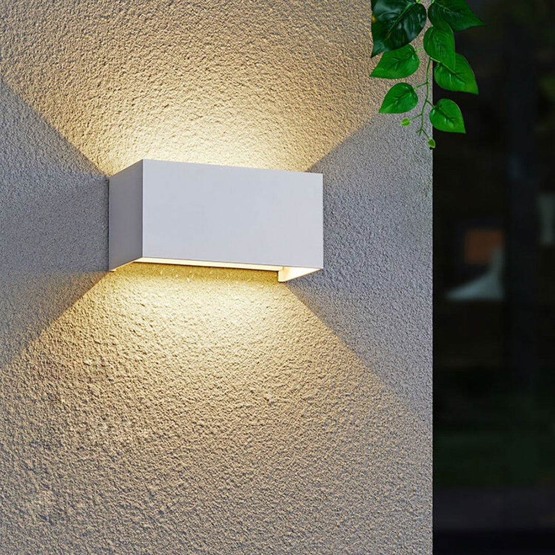 Lisslune | Modern waterproof rectangular LED wall light for outdoor use with up and down lighting