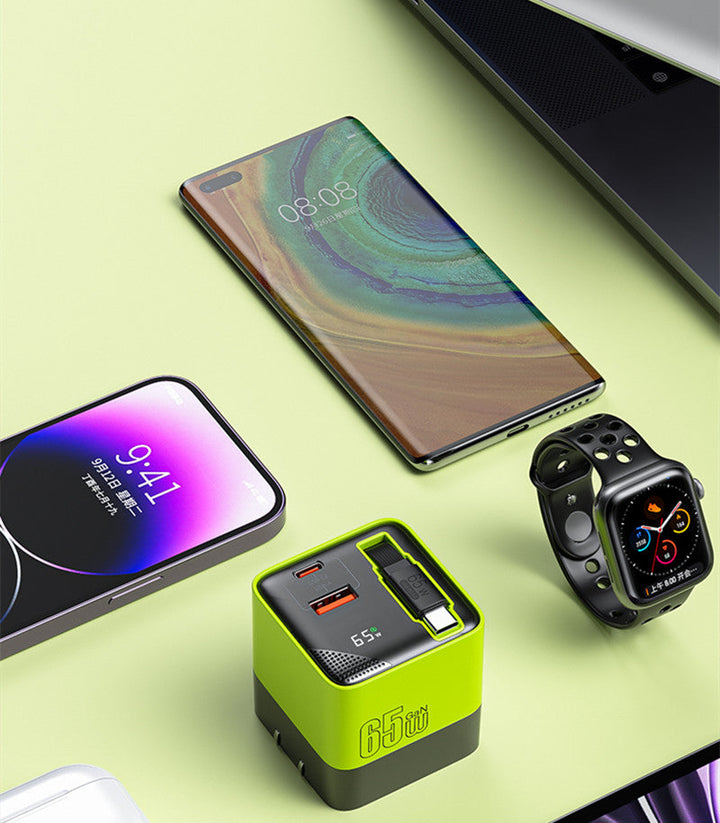 Lisslune | USB-C Multi-Port Charger With Built-In Retractable Cable