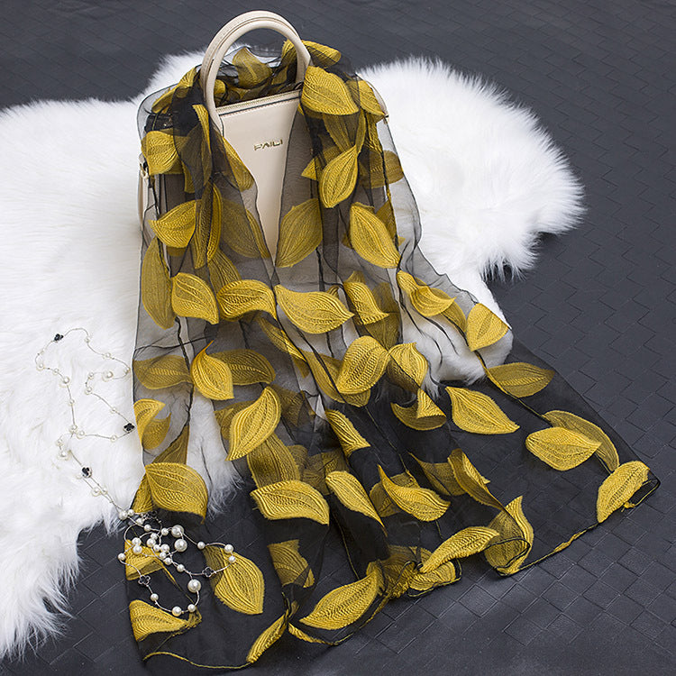 Lisslune | Silk scarf with cut flowers hollow motif