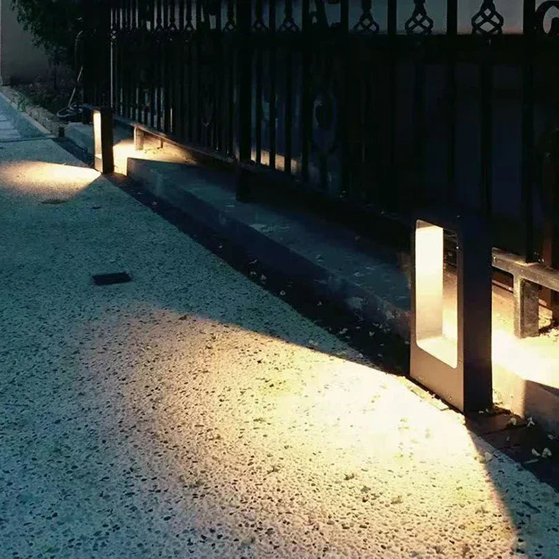 Lisslune | TerraLuxe Floor Garden Lamp - waterproof LED garden lighting for paths and terraces