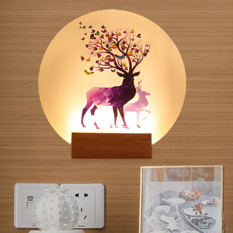 Skørter | Acrylic circular moose pattern wall light fitting Chinese style LED wooden wall lamp for bedroom