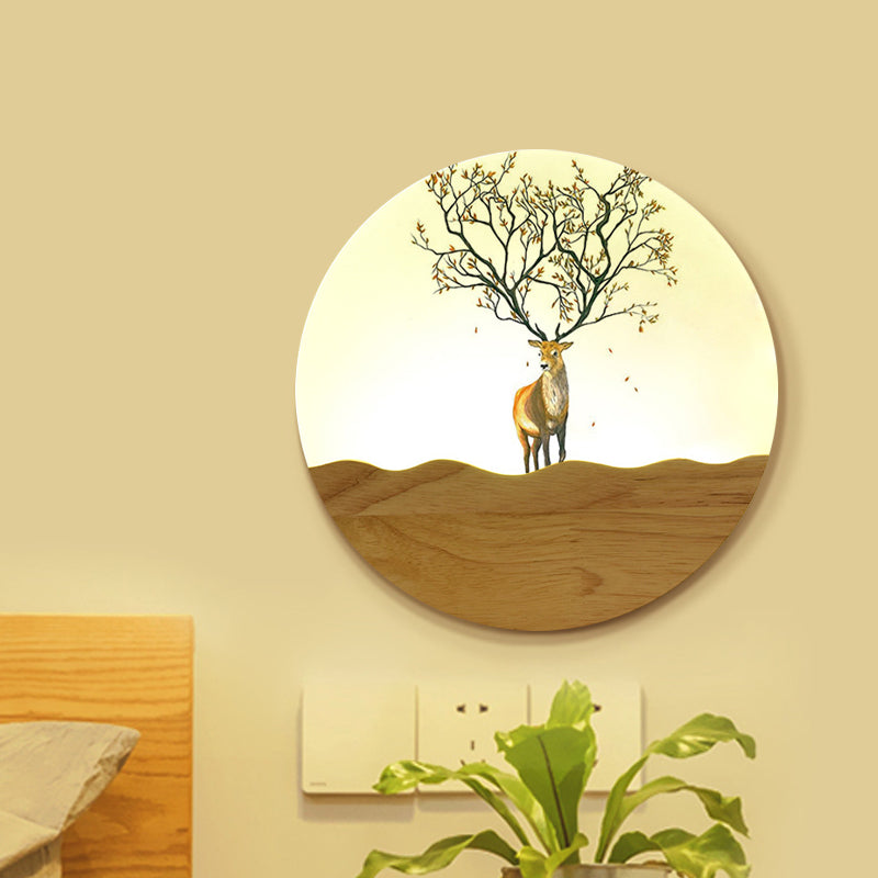 Skørter | LED Night Wall Lighting Idea Minimalist Style Wood Moose Deer and Tree Pattern Wall Lamp with Round Metal Shade