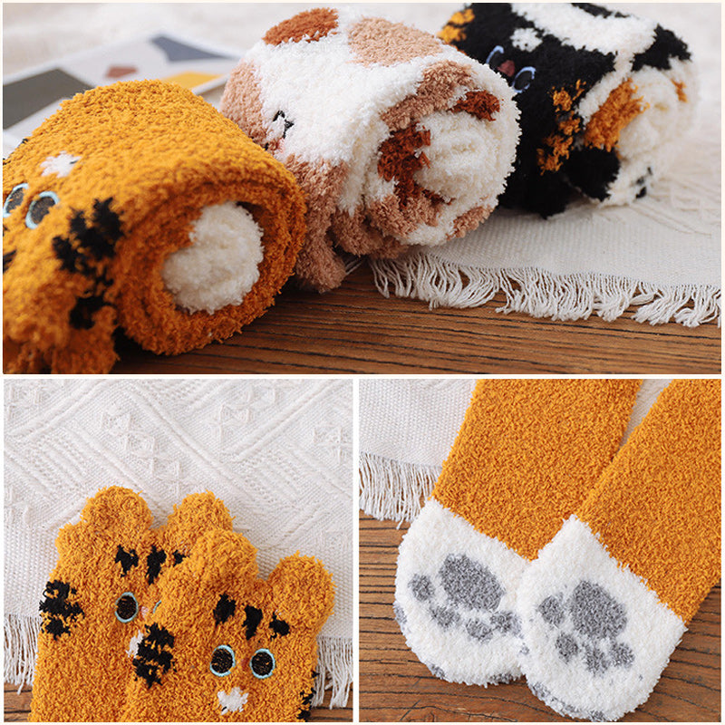 Lisslune | Fuzzy Socks with Cat Paws