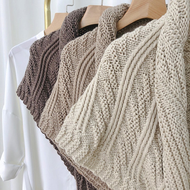 Lisslune | Triangular Knit Scarf with Leather Loop