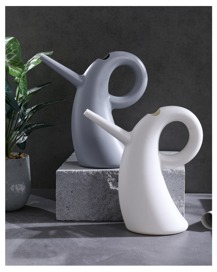 Lisslune | Watering can with extended spout – Elegant design for precise watering
