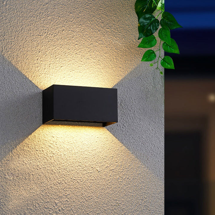 Lisslune | Modern waterproof rectangular LED wall light for outdoor use with up and down lighting