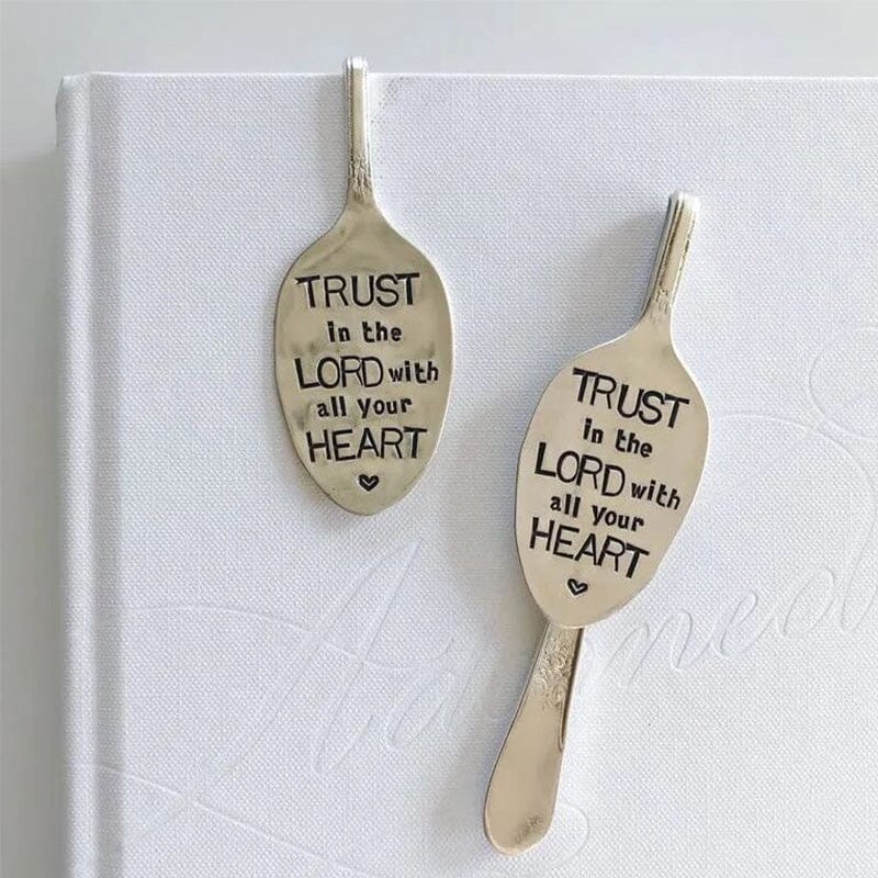 Lisslune | Funny Spoon Bookmark - perfect gift for a bookworm