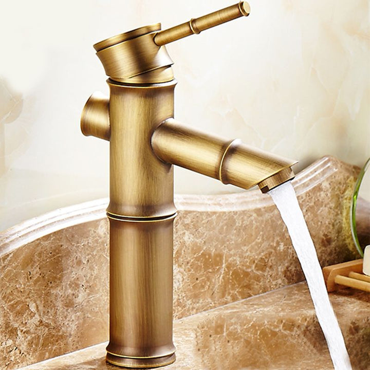 Lisslune | Country House Style Single Hole Sink Faucet with a Lever Handle