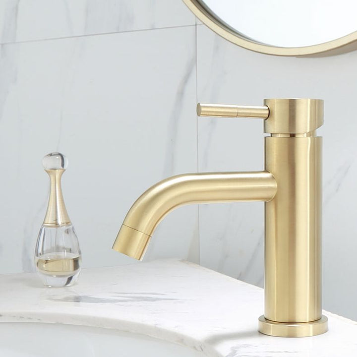 Lisslune | Deck Mounted Roman Tub Faucet Low Arc Tub Faucet Set in Gold