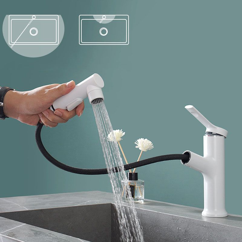Lisslune | Contemporary Single Handle Faucet Retractable Sink Faucet with Lever Handle