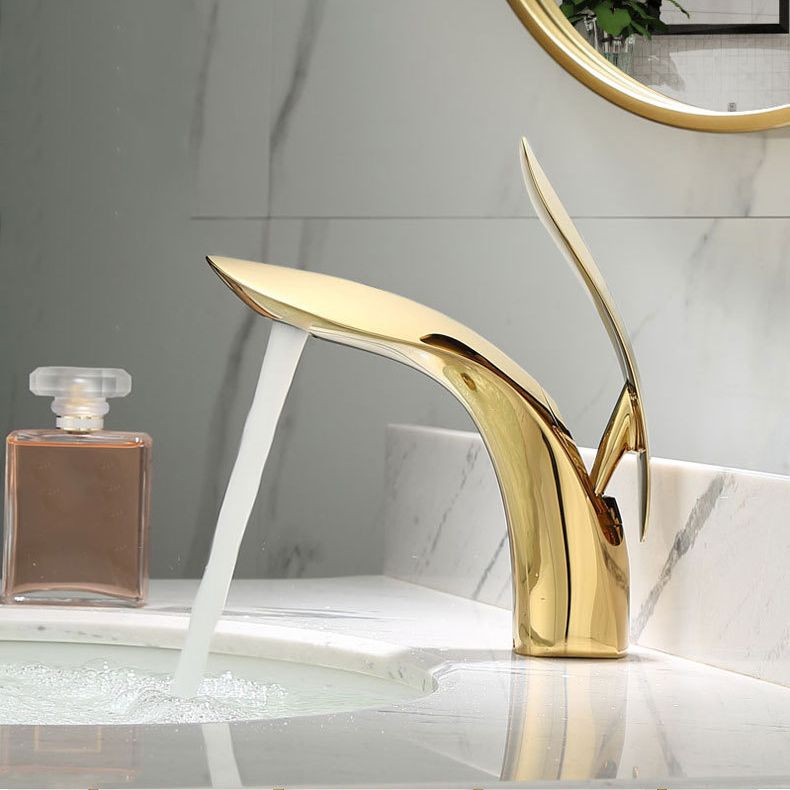 Lisslune | Brass 1-Hole Basin Faucet Lever Handle Sink Faucet Round Modern Faucet for Bathroom