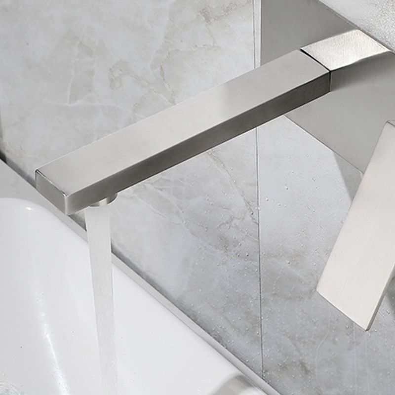 Lisslune | Contemporary style faucets with lever handles Wall-mounted faucets for the bathroom