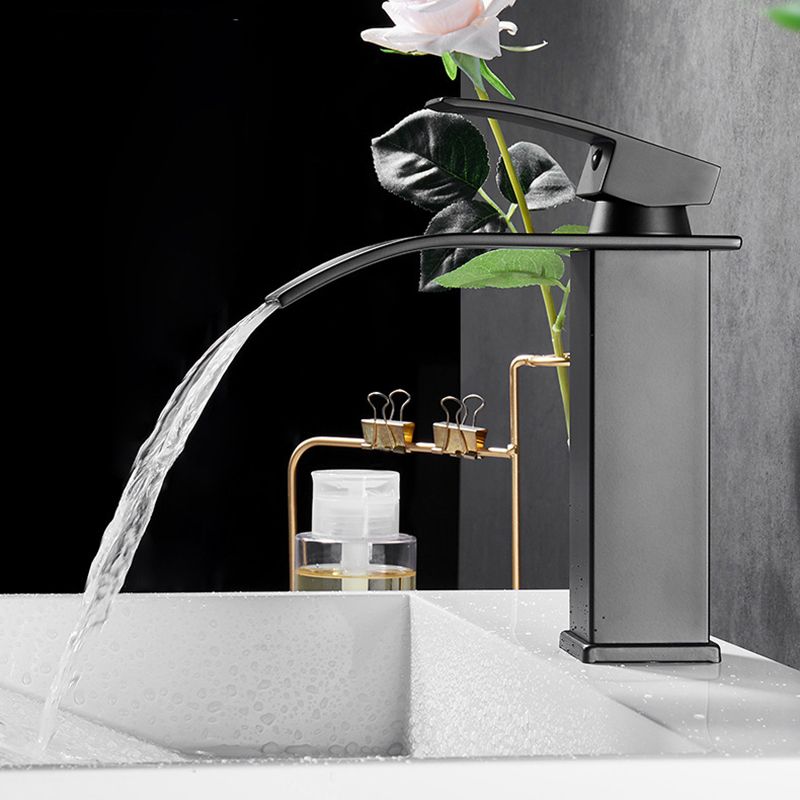 Lisslune | Vessel Sink Faucets Single Lever Mixer Modern Faucets for the Bathroom