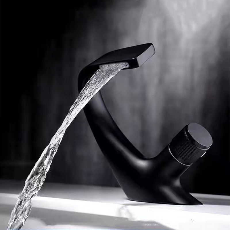 Lisslune | Modern center connection faucets single lever faucets with waterfall spout