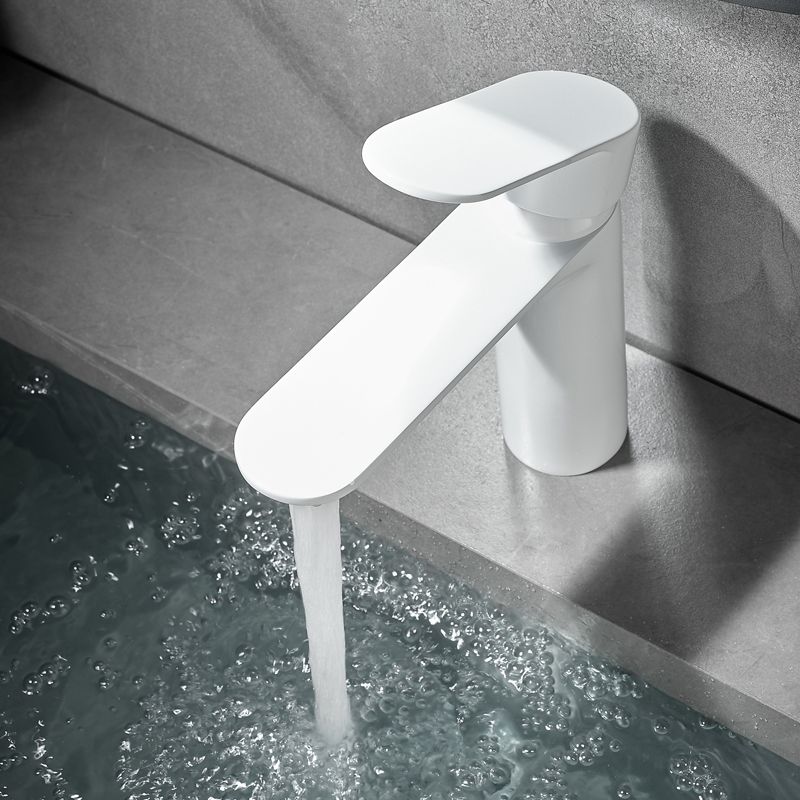 Lisslune | Bathroom Sink Faucet Lever Handle Brass Single Color Bathroom Faucet