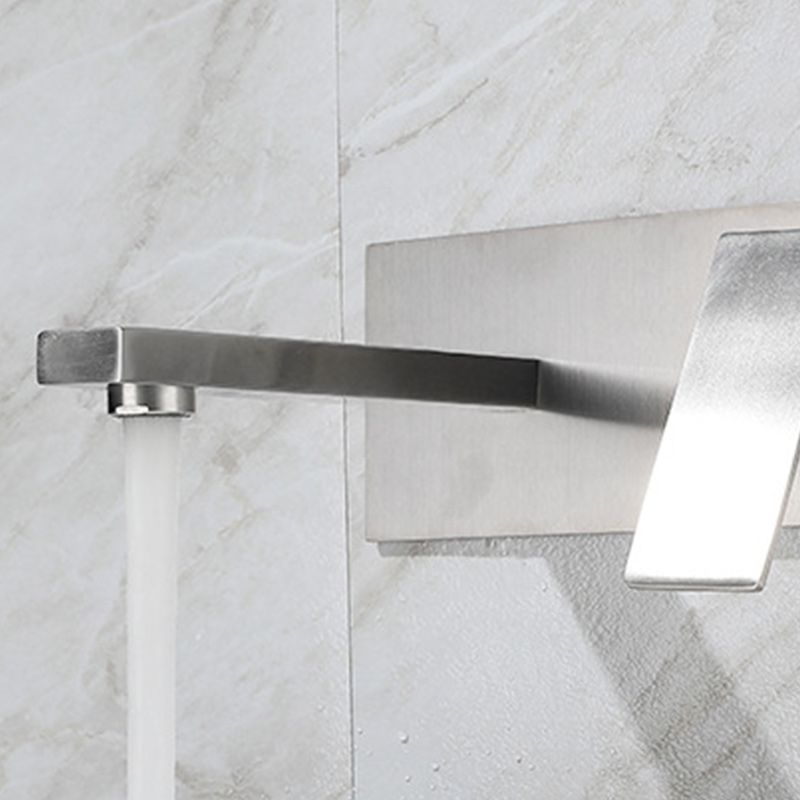 Lisslune | Contemporary style faucets with lever handles Wall-mounted faucets for the bathroom