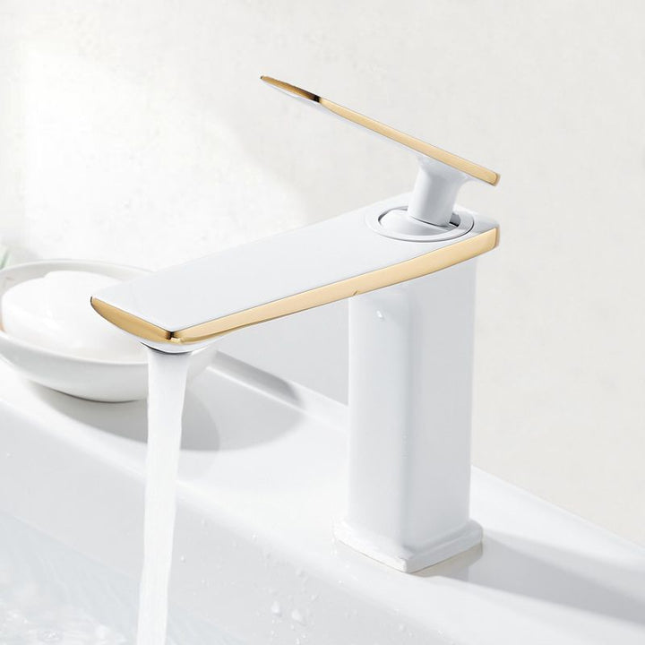 Lisslune | Single Hole Bathroom Faucet 6.69" H Modern Luxury Sink Faucet