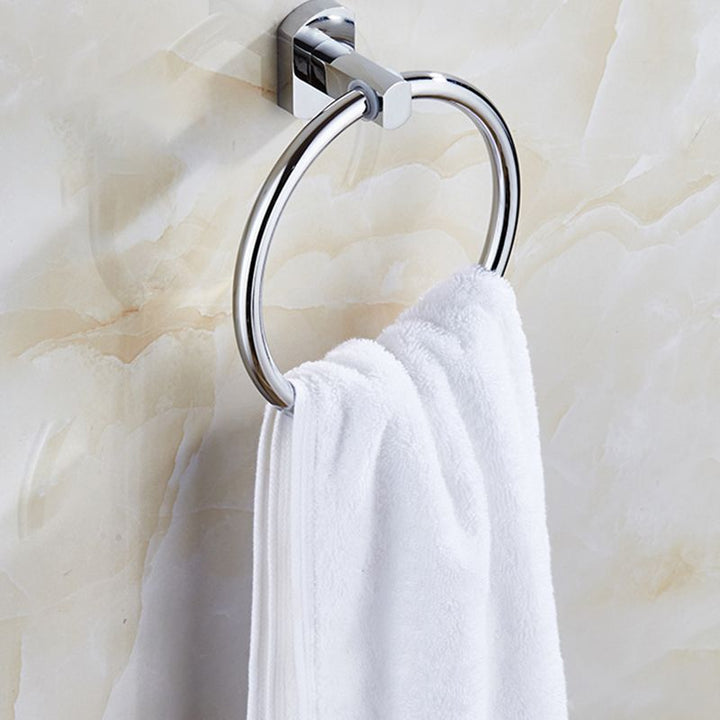 Lisslune | Contemporary Bathroom Accessories Hardware Set made of silver metal