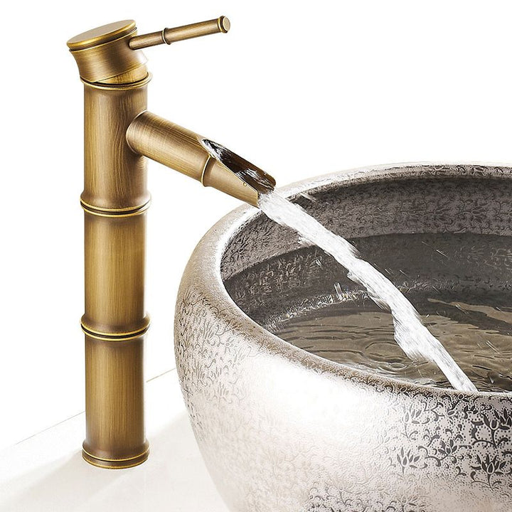 Lisslune | Country House Style Single Hole Sink Faucet with a Lever Handle