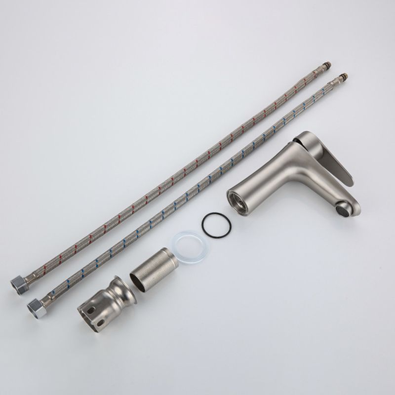 Lisslune | Round Single Handle Bathroom Faucet Single Hole Sink Faucet in Chrome
