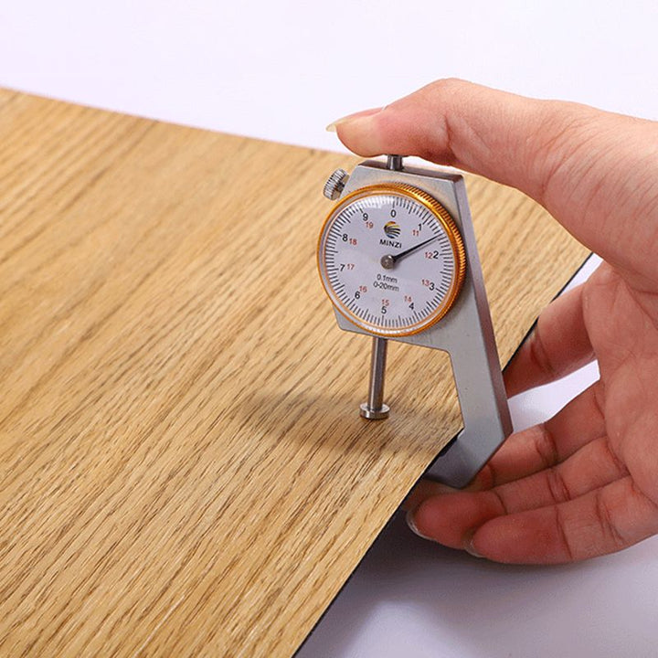 Lisslune | Modern Vinyl floor planks for peeling and sticking Wood look Vinyl plank for living spaces