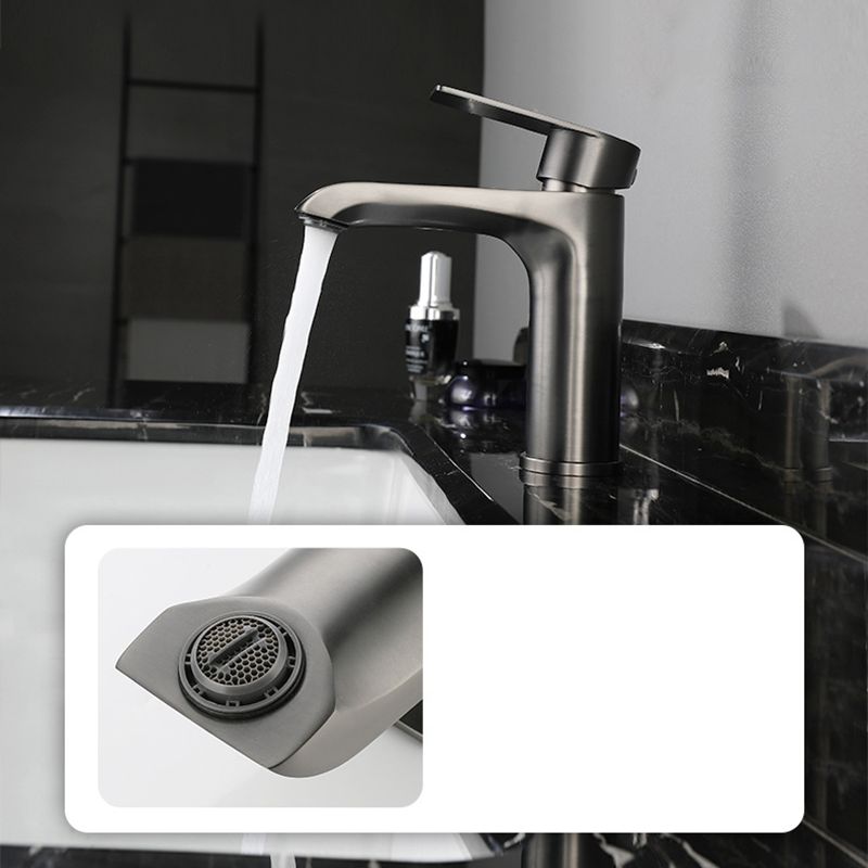 Lisslune | Single handle faucets Glam Style sink faucets for the bathroom