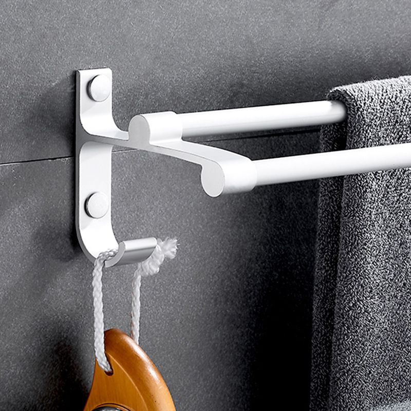 Lisslune | Contemporary Bathroom Accessory Hardware Set made of Metal with Soap Dish