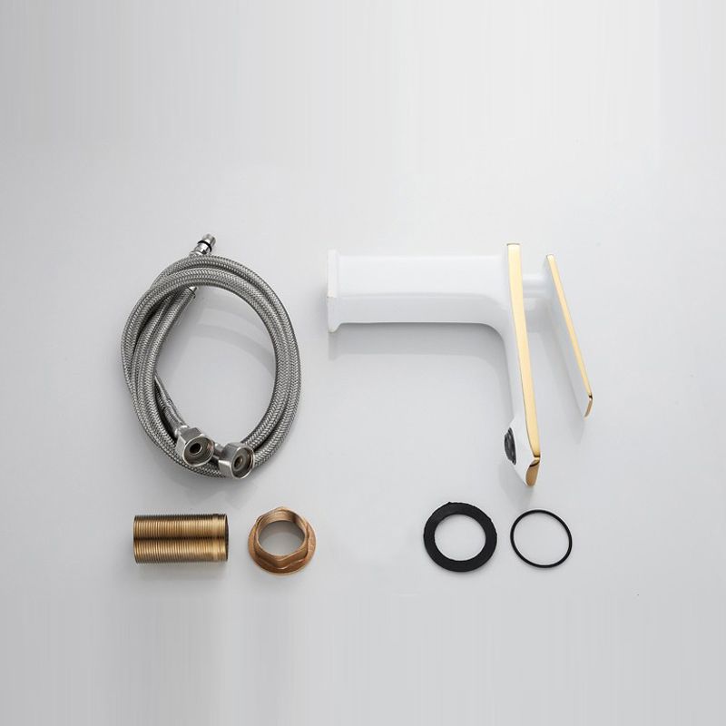 Lisslune | Single Hole Bathroom Faucet 6.69" H Modern Luxury Sink Faucet