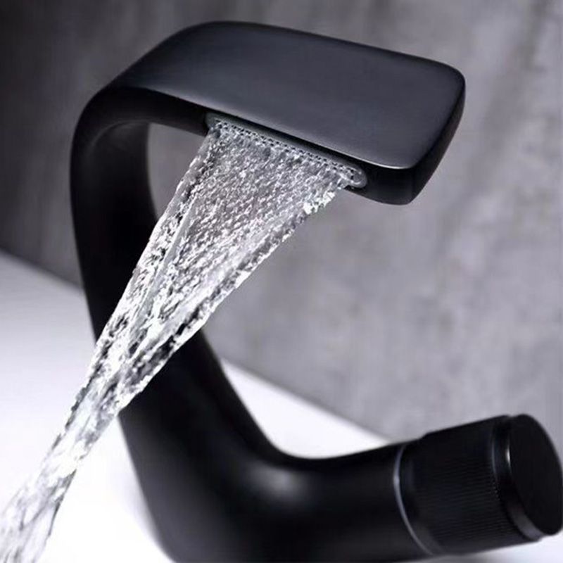 Lisslune | Modern center connection faucets single lever faucets with waterfall spout