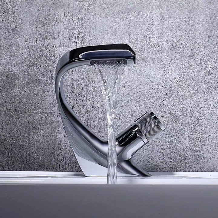 Lisslune | Modern center connection faucets single lever faucets with waterfall spout