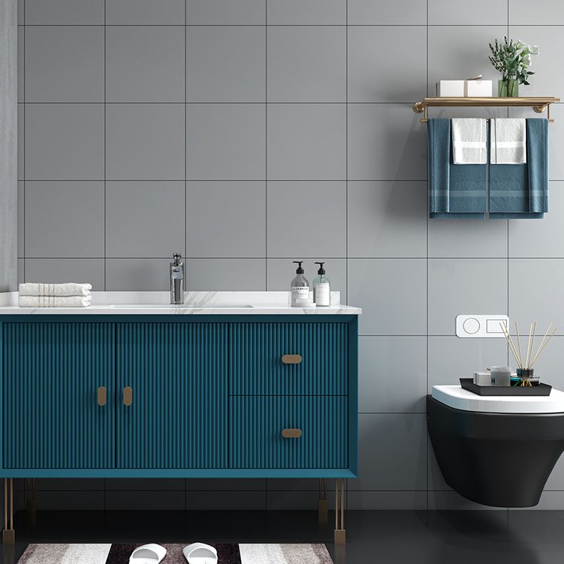 Lisslune | Modern Square Grid Single Plate Plastic Peel & Stick Field Tile