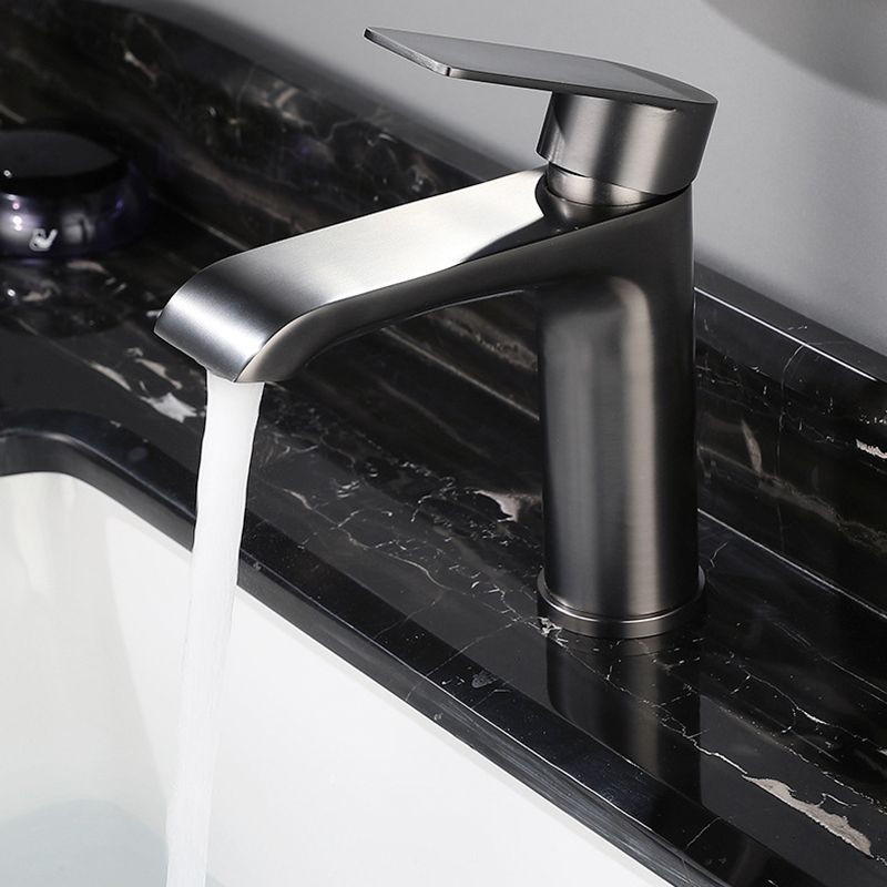 Lisslune | Single handle faucets Glam Style sink faucets for the bathroom