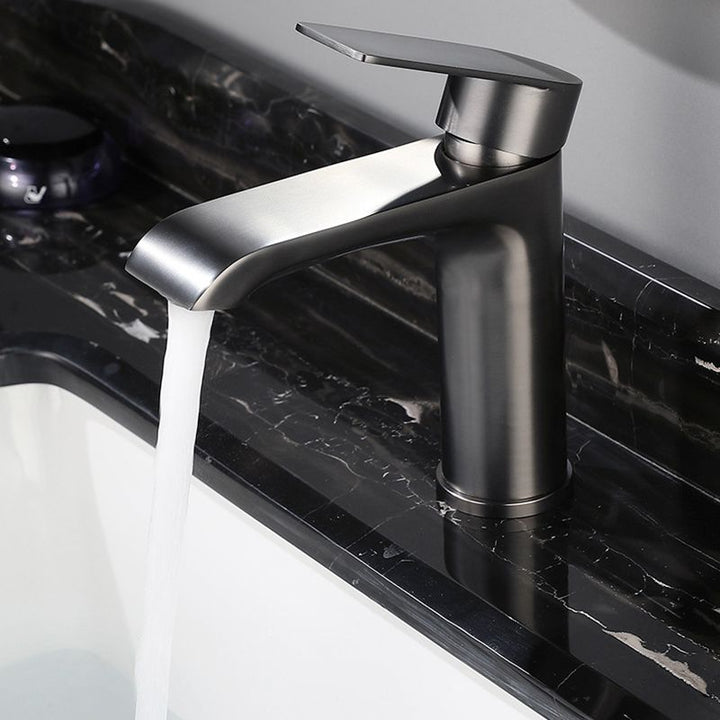 Lisslune | Single handle faucets Glam Style sink faucets for the bathroom