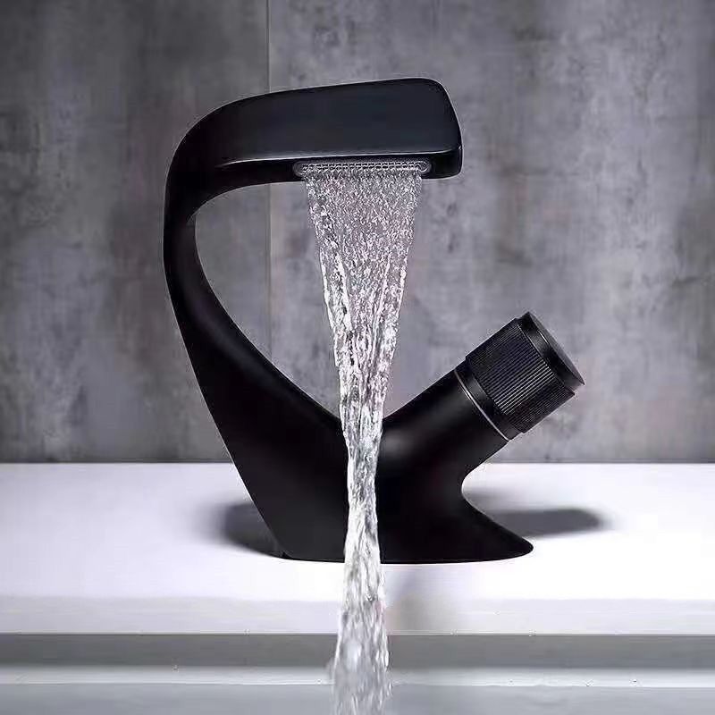 Lisslune | Modern center connection faucets single lever faucets with waterfall spout
