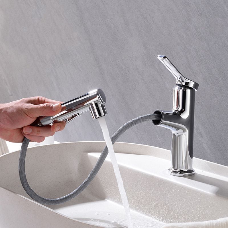 Lisslune | Round contemporary bathroom fixture with lever handle and single hole installation