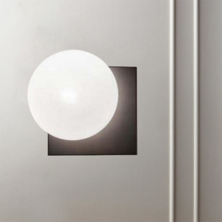 Skørter | Modern 1-Light Wall Lamp with White Glass Shade Black Round Wall-Mounted Light Fixture