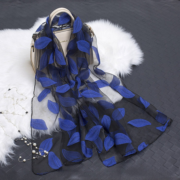 Lisslune | Silk scarf with cut flowers hollow motif