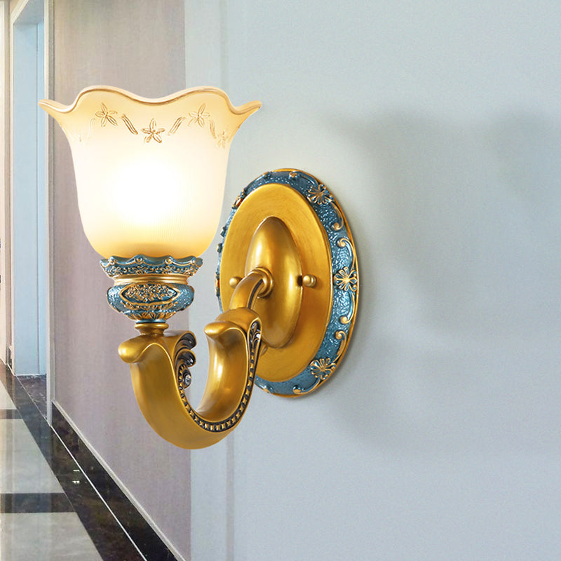 Skørter | Gold 1/2-Light Wall Lamp Antique Opal Glass Woven Bell Wall Light Fixture